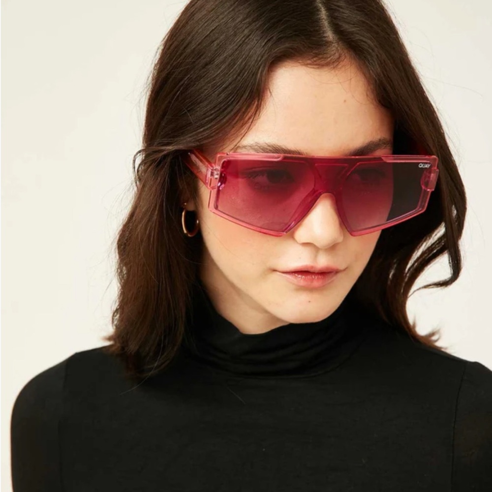 Quay Australia pink Space Age sunglasses new